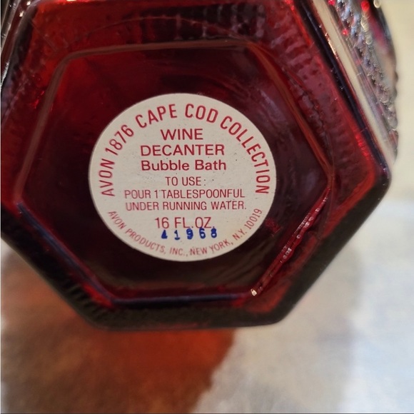 DARK RED VASE AVON CUT GLASS CAPE COD 1876 WINE DECANTER WINE COLOR PERFECT COND - Picture 3 of 8